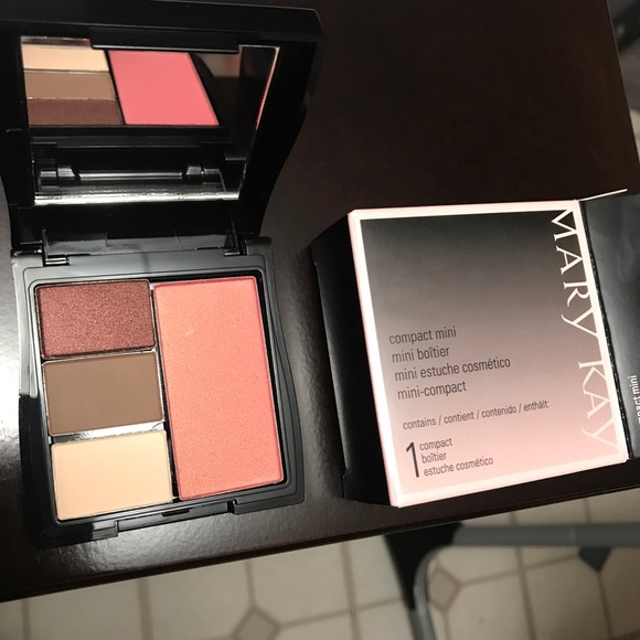 Mary Kay Makeup palette 💕🌸 - Picture 2 of 7